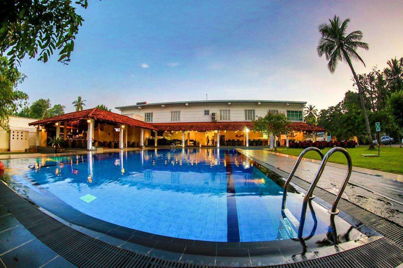 The Covanro Airport Hotel - Katunayake Гампа Екстериор снимка