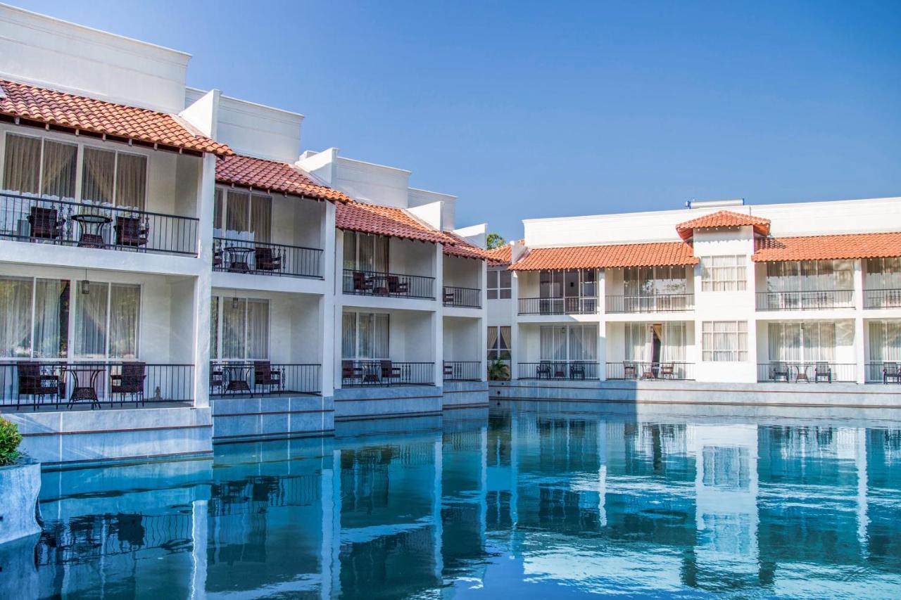 The Covanro Airport Hotel - Katunayake Гампа Екстериор снимка