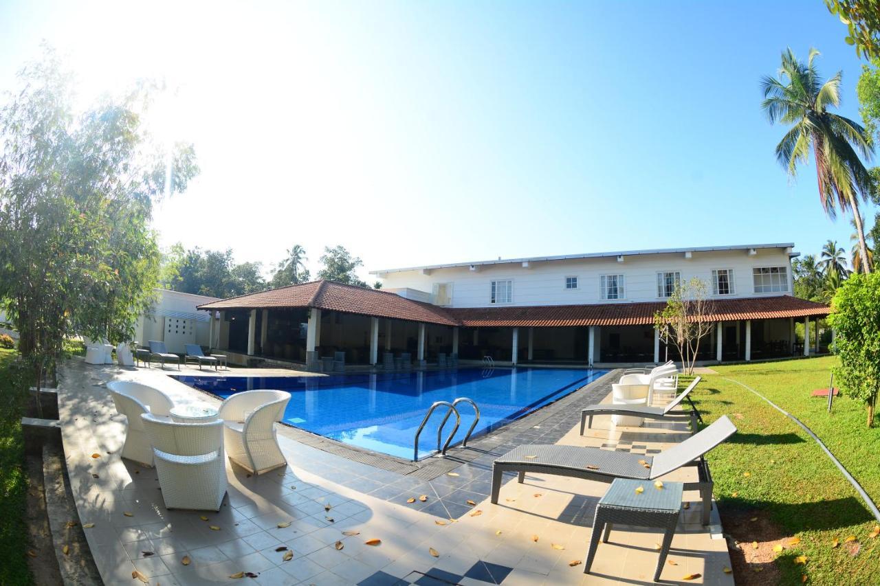 The Covanro Airport Hotel - Katunayake Гампа Екстериор снимка