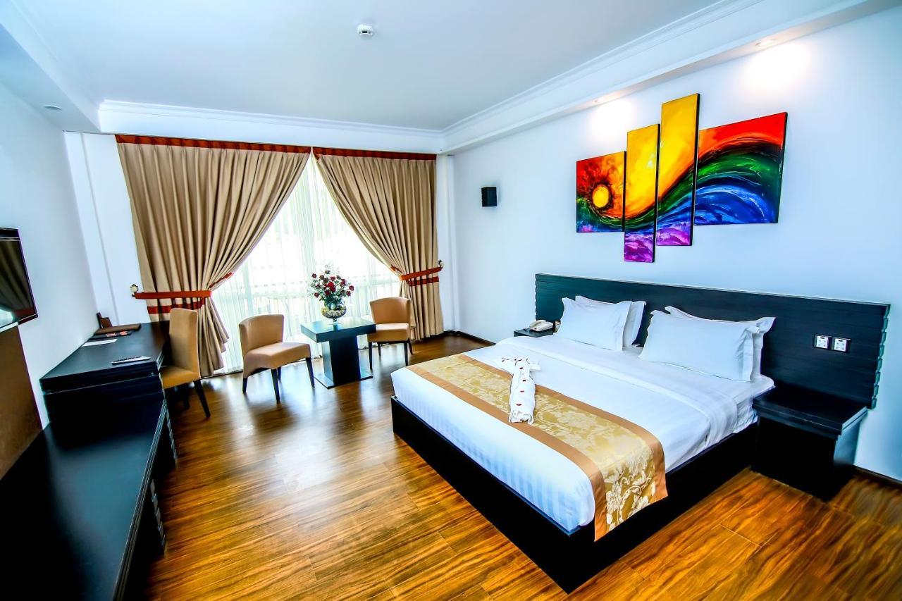 The Covanro Airport Hotel - Katunayake Гампа Екстериор снимка