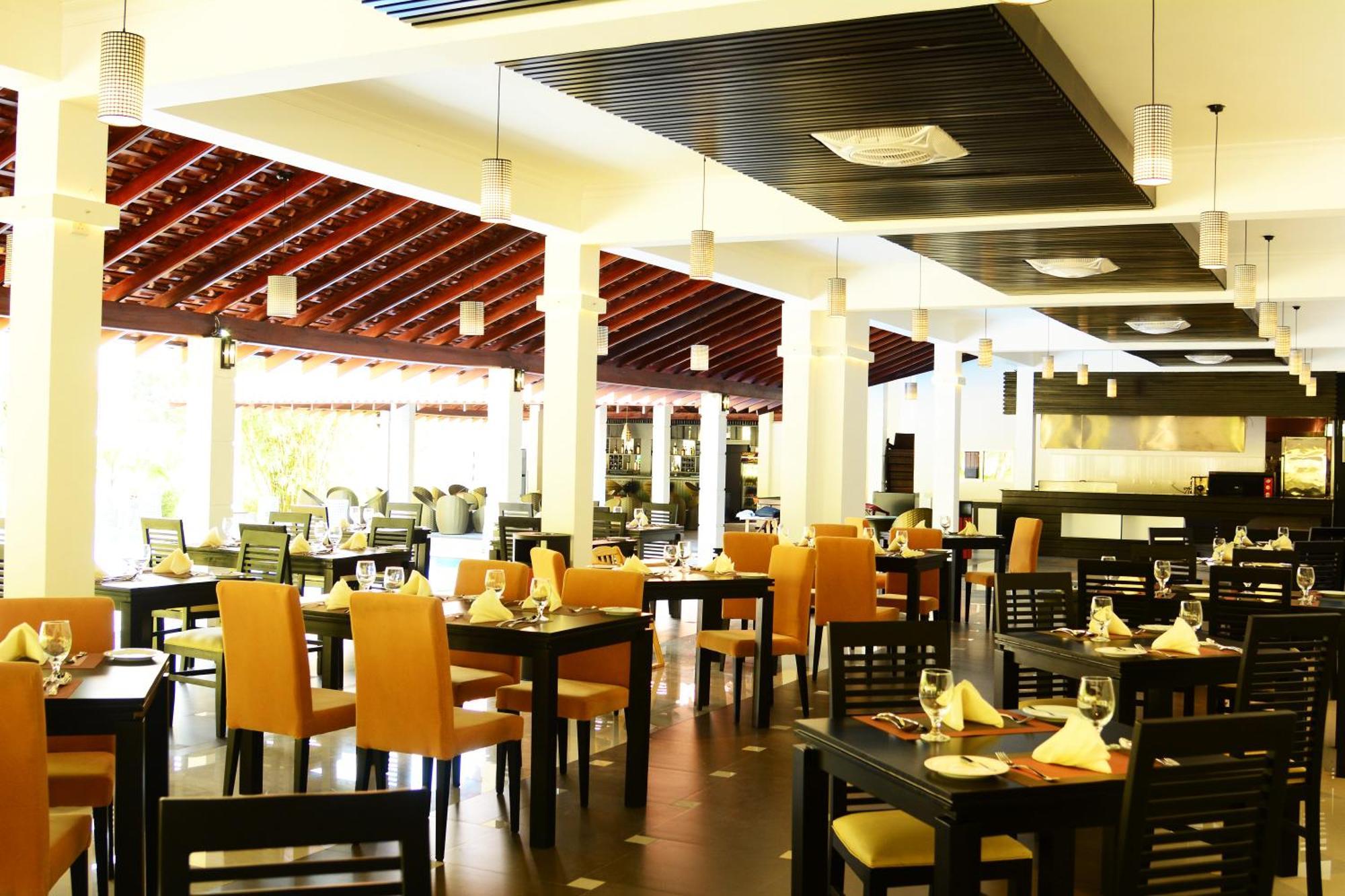 The Covanro Airport Hotel - Katunayake Гампа Екстериор снимка