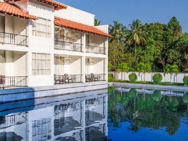 The Covanro Airport Hotel - Katunayake Гампа Екстериор снимка