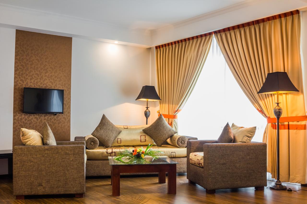 The Covanro Airport Hotel - Katunayake Гампа Стая снимка