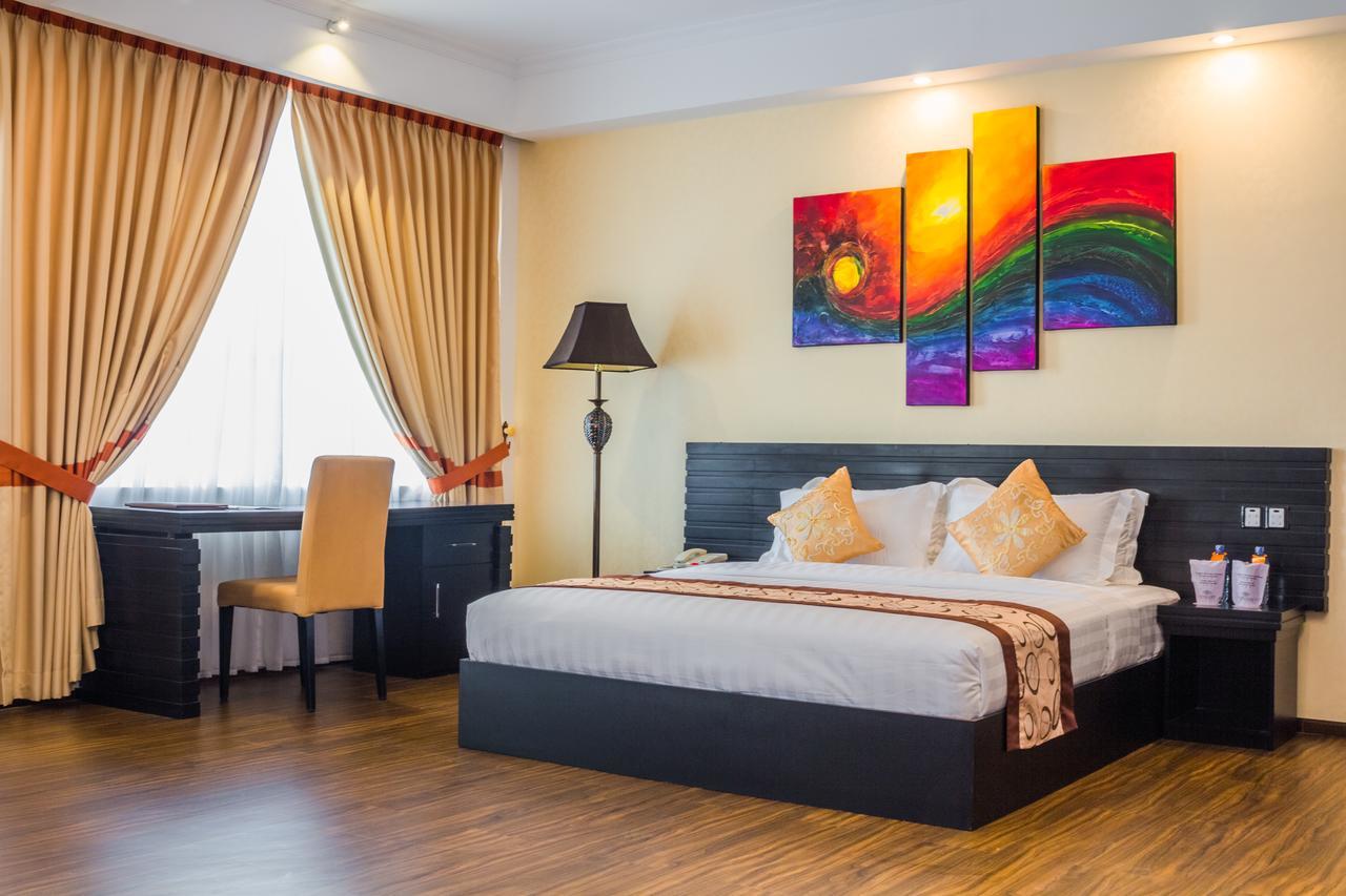 The Covanro Airport Hotel - Katunayake Гампа Стая снимка