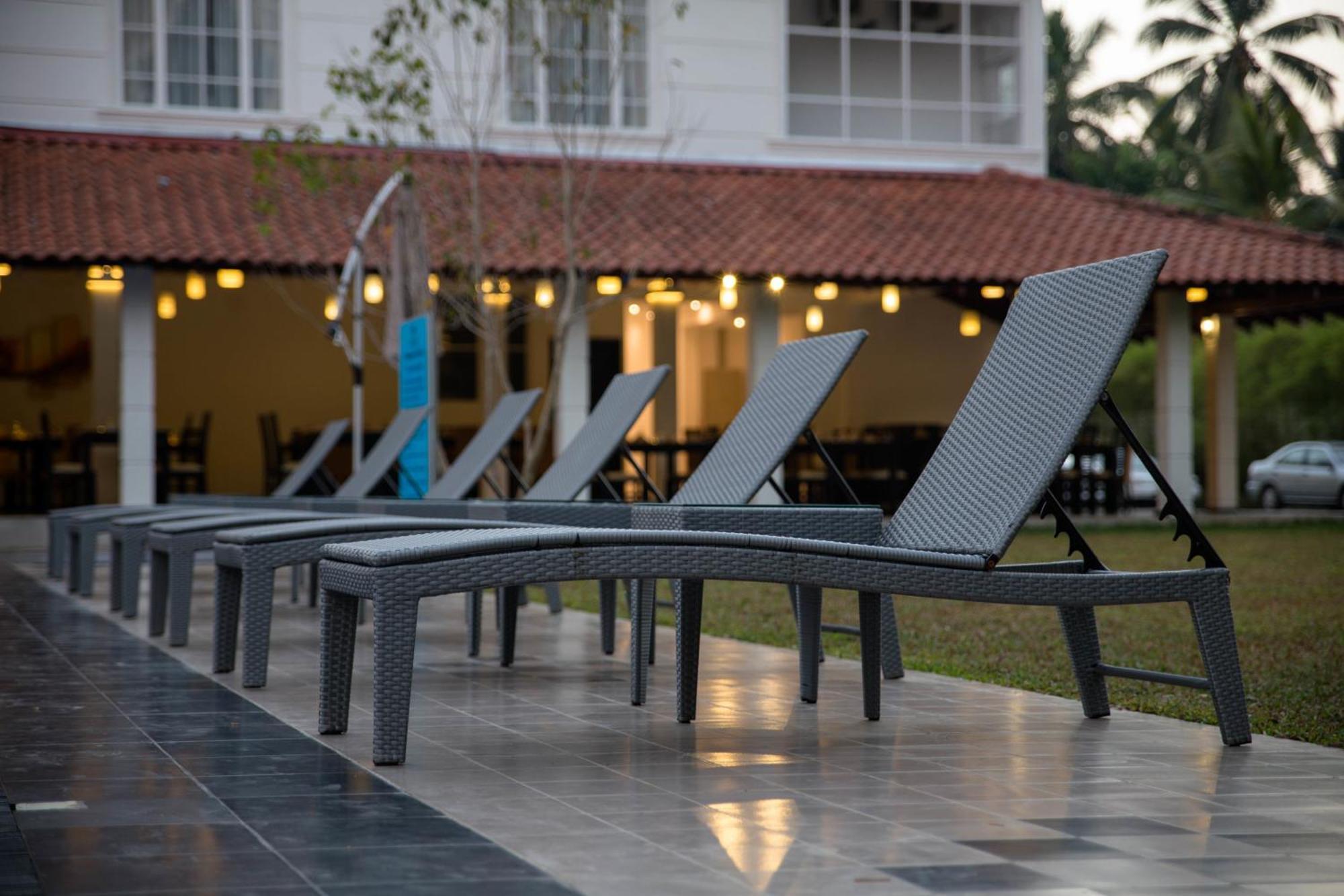 The Covanro Airport Hotel - Katunayake Гампа Екстериор снимка