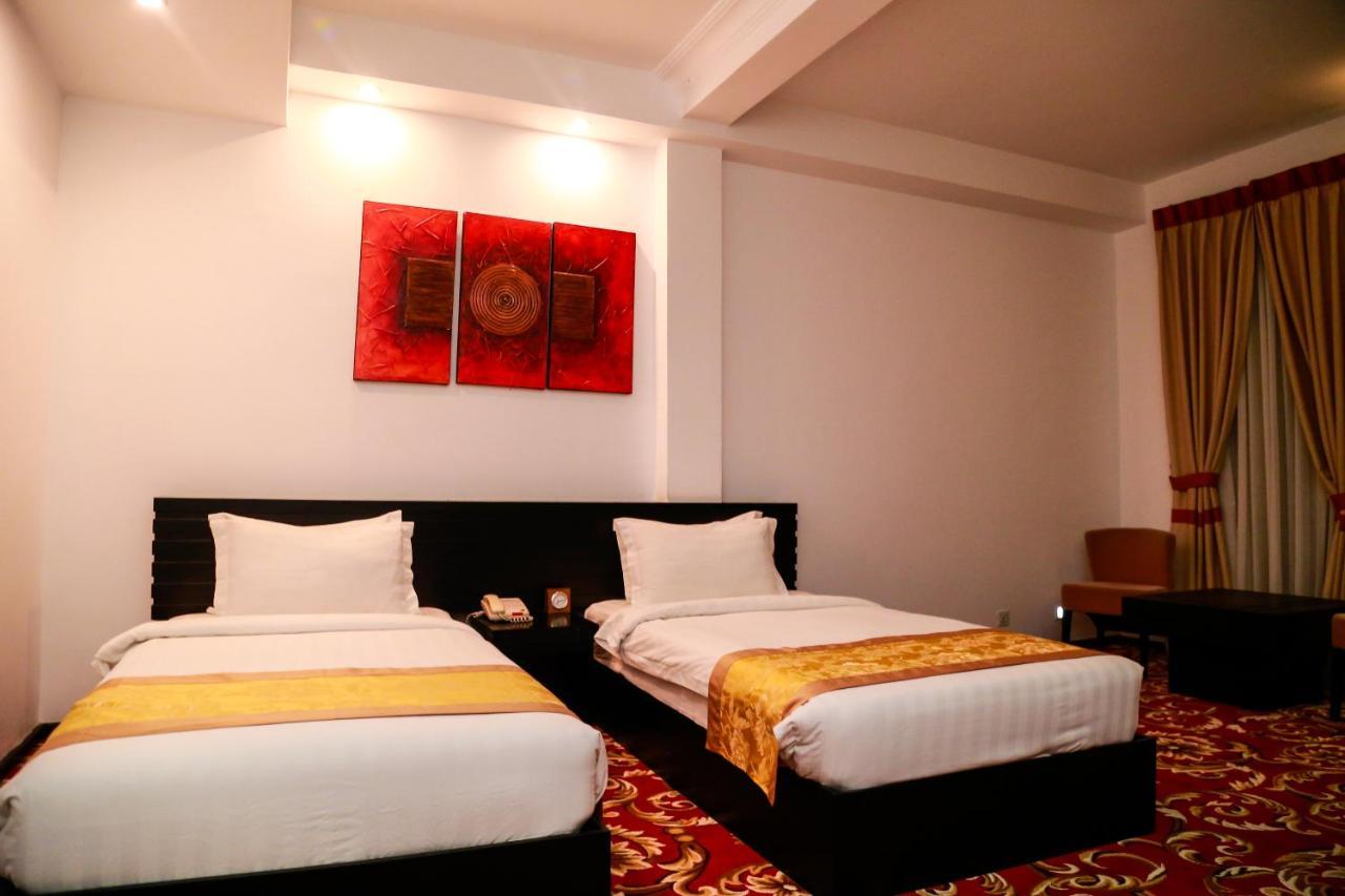 The Covanro Airport Hotel - Katunayake Гампа Екстериор снимка
